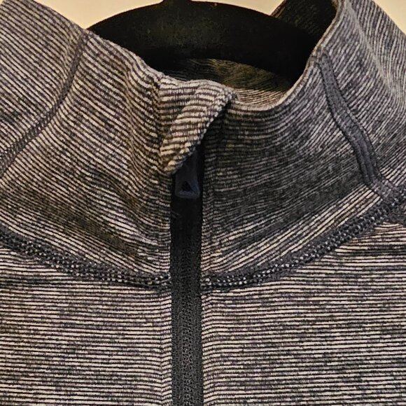 The North Face Flash Dry 1/4 Zip Pullover Long Sleeve Shirt Womens Size (S/P) - Picture 3 of 5